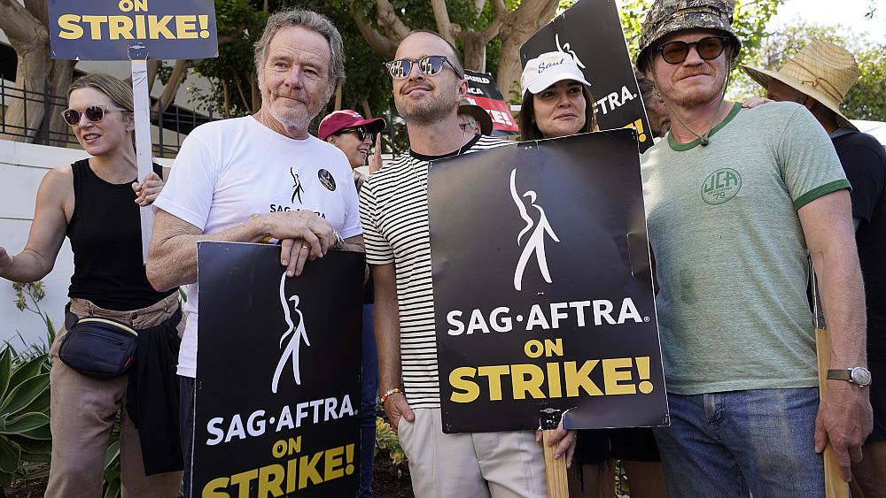 Obsada „Breaking Bad” ponownie jednoczy się na linii pikiet w ramach solidarności ze strajkiem hollywoodzkich aktorów
