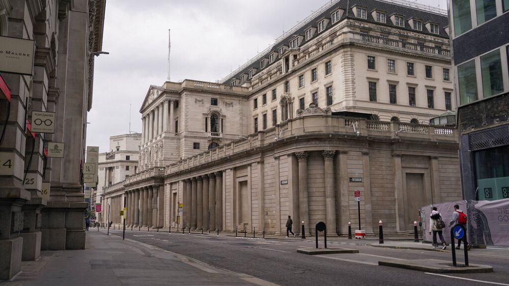Bank Anglii podnosi stopy procentowe 14 raz z rzędu