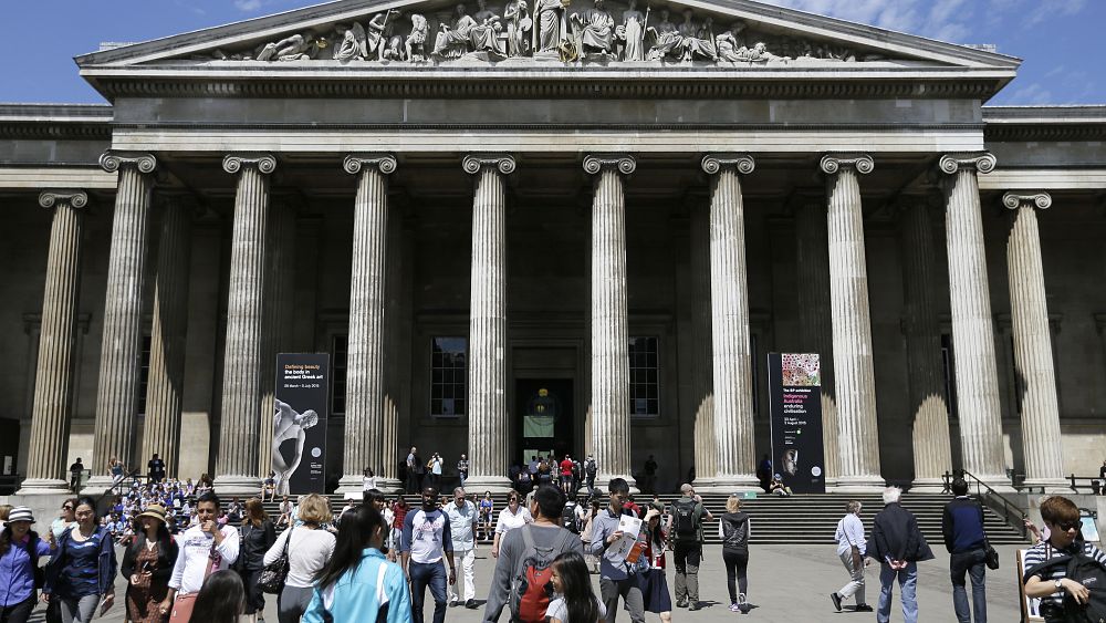 Dyrektor Muzeum Brytyjskiego ustępuje ze stanowiska w związku z kontrowersjami dotyczącymi skradzionych przedmiotów