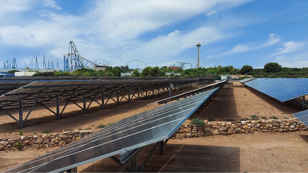 Jedź i błyszcz: PortAventura zasila park rozrywki energią słoneczną