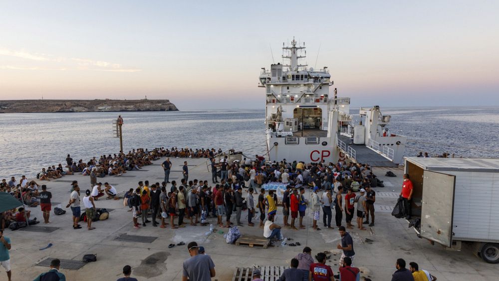 Lampedusa pod presją po rekordowym napływie migrantów