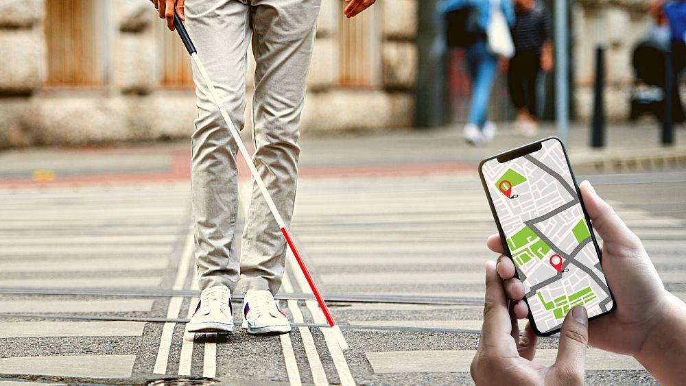 Ta aplikacja wykorzystuje AR, „dźwięk 3D” i kamerę do prowadzenia osób niewidomych po dużych miastach