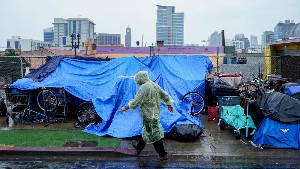 Tropikalna burza Hilary uderza w Meksyk i Kalifornię śmiercionośnymi powodziami