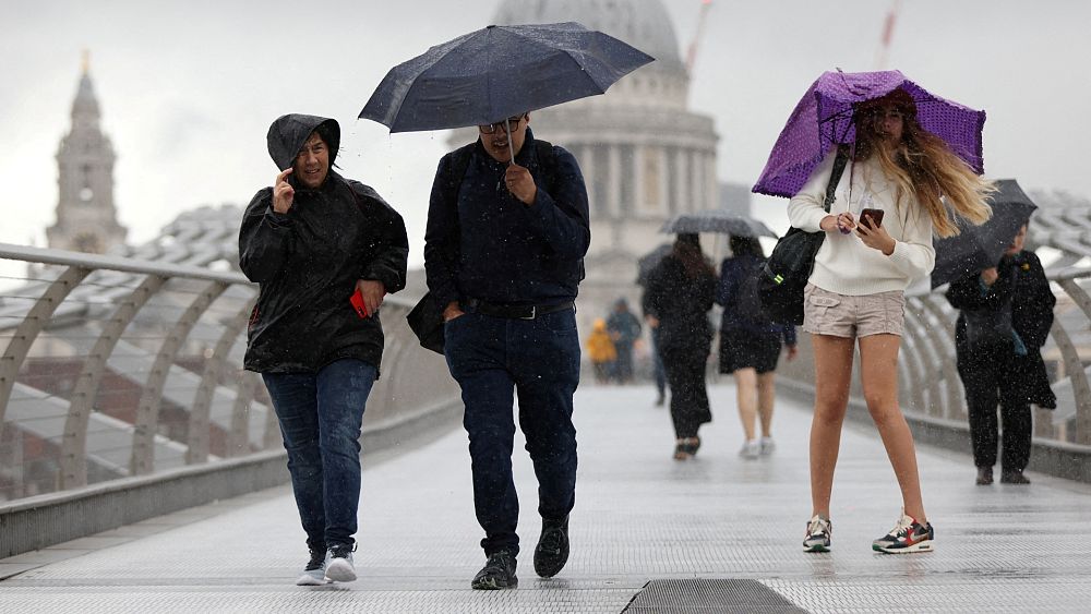 Jak wybierane są nazwy burz?  Wielka Brytania honoruje ekspertów, którzy pomagają chronić ludzi przed ekstremalnymi warunkami pogodowymi