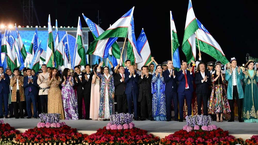 Podróż Uzbekistanu do niepodległości: 33 lata postępu i świętowania