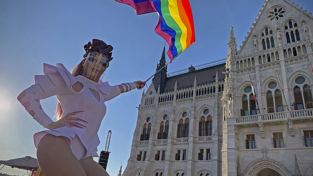 Budapest Pride kwestionuje w sądzie węgierskie prawo dotyczące propagandy LGBT