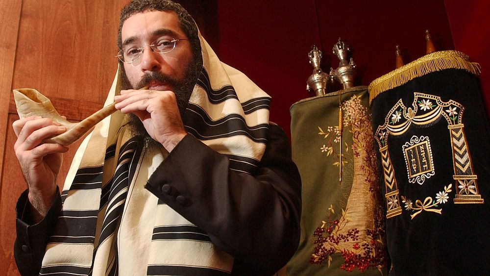 Wszystkiego najlepszego 5784!  Jak Żydzi na całym świecie obchodzą Rosz ha-Szana, swój Nowy Rok