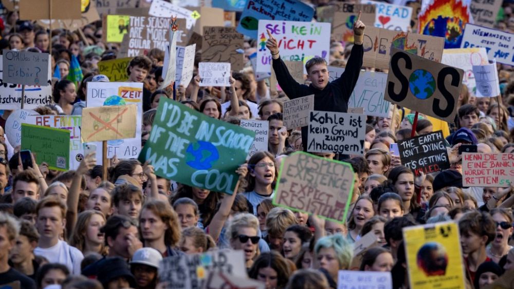 Rozpoczyna się demonstracja w Wiedniu i Hadze w ramach weekendu protestów klimatycznych