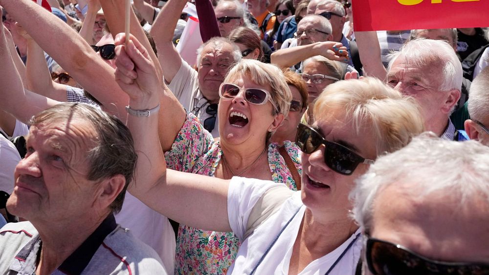 „Ich sytuacja jest niewiarygodna”: jak kobiety będą głosować w nadchodzących wyborach w Polsce?