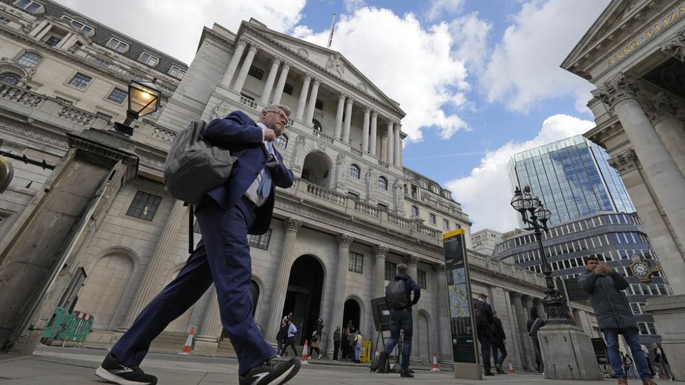 Bank Anglii wstrzymuje podwyżki stóp procentowych w związku ze wzrostem cen kilku krajów europejskich