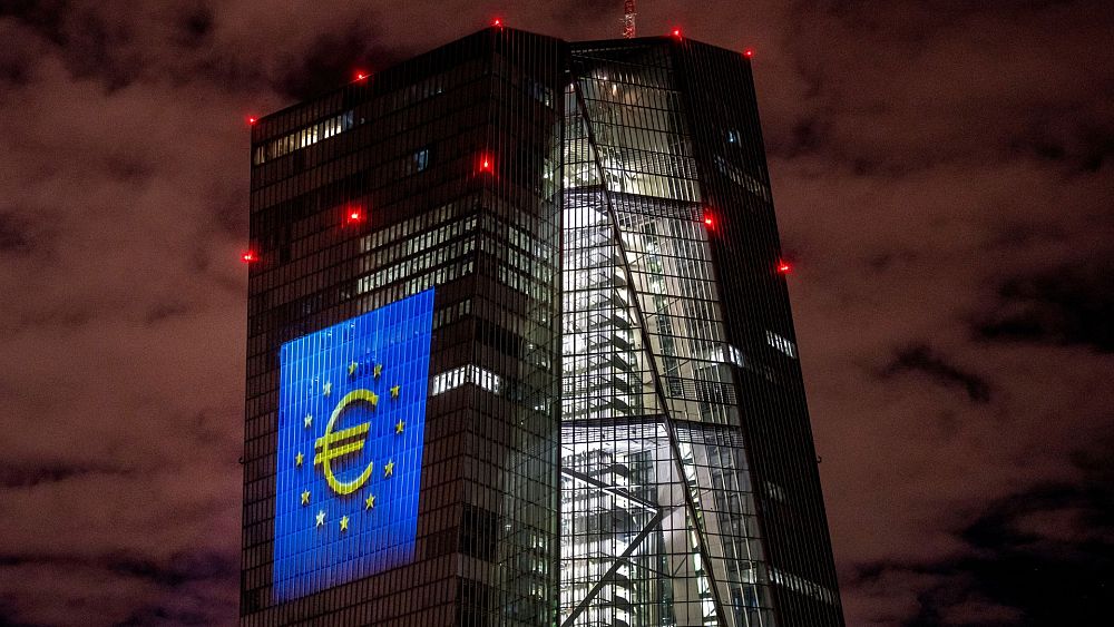 Inflacja w strefie euro została zrewidowana w sierpniu do 5,2%.