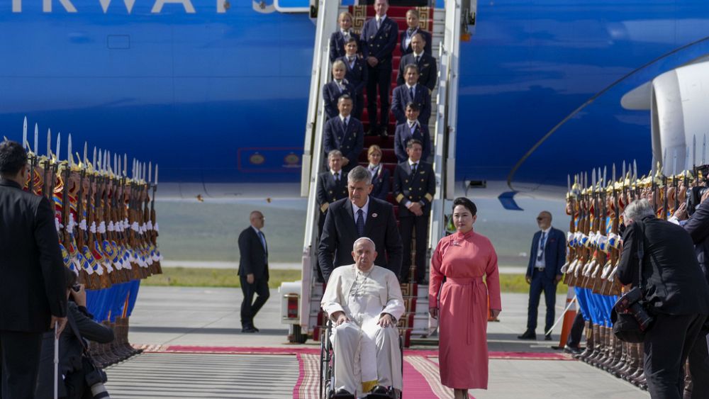 Papież Franciszek przybywa do Ułan Bator na początku historycznej wizyty w Mongolii