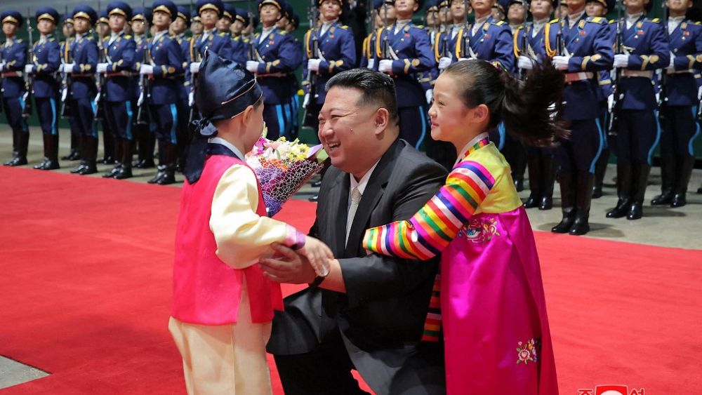 Przywódca Korei Północnej Kim Dzong-Un powraca po historycznej podróży do Rosji