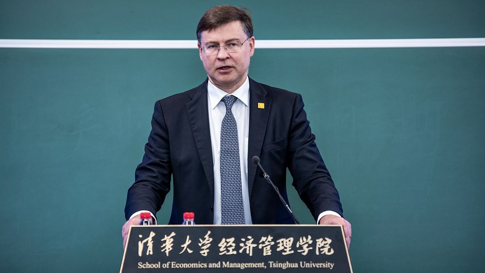 UE i Chiny mogą się „od siebie oddalić” z powodu napięć politycznych i sporów gospodarczych, ostrzega Dombrovskis