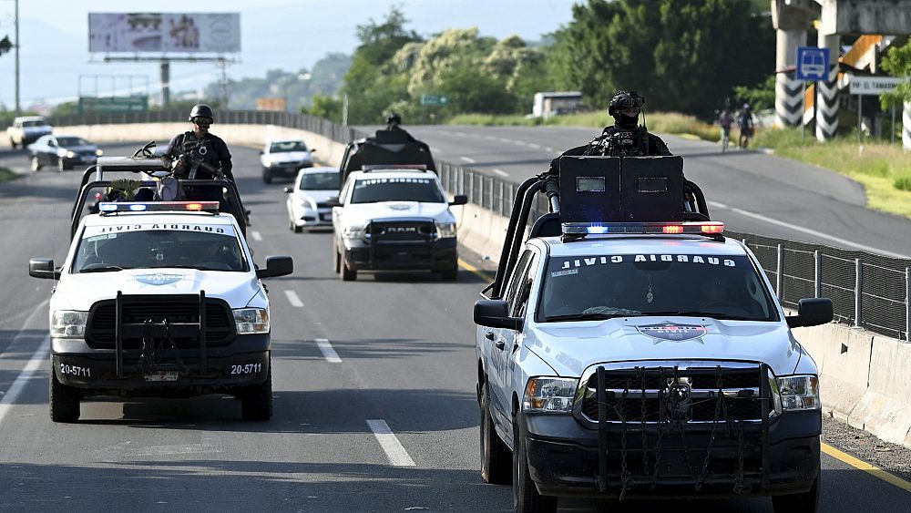 Miejsce, gdzie wapno jest eskortowane przez policję