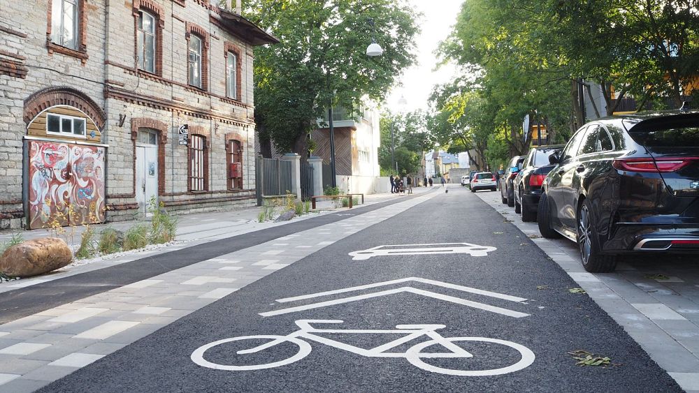 Tallinn: Samochody były symbolem statusu po Sowietach.  Teraz rower, autobus i tramwaj wyprzedzają