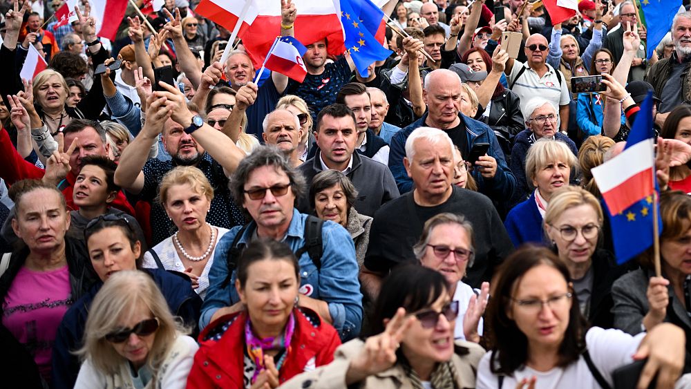 Czołowi polscy kandydaci podważają wyborców przed wyborami, które mogą zadecydować o przyszłości kraju