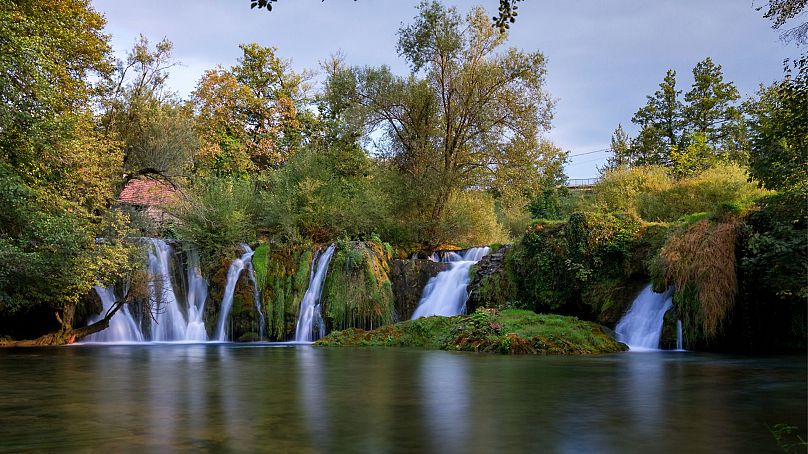 Slunj w Chorwacji jest mniej zatłoczoną alternatywą dla Jezior Plitwickich.