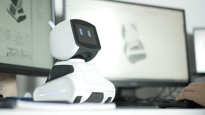 Photon to interaktywny robot, który pomaga uczniom zapoznać się z technologią