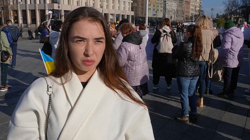 Viktoriia Samoilova, 23 lata, której ojciec i mąż służą w ukraińskich siłach zbrojnych.  27 października 2023 r