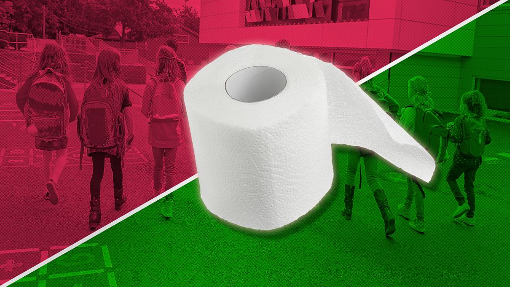 Przynieś swój własny: Co kryje się za chronicznym brakiem papieru toaletowego we włoskich szkołach?