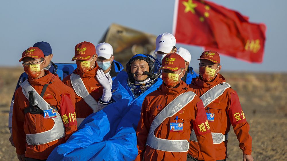 Chińscy astronauci wracają na Ziemię po sześciu miesiącach spędzonych na chińskiej stacji kosmicznej Tiangong