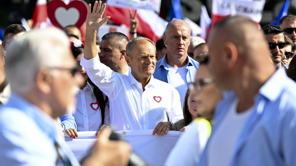 Na dwa tygodnie przed wyborami zwolennicy polskiej opozycji mszą w Warszawie