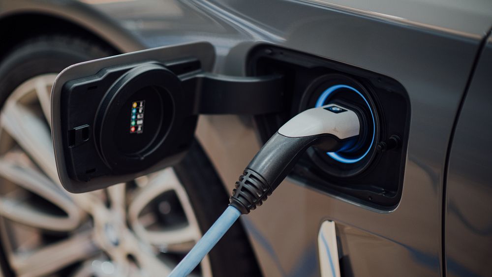 „Obiecujący” nowy przełom w recyklingu akumulatorów pojazdów elektrycznych odkryty przez szwedzkich naukowców