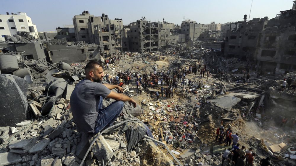 Liczba ofiar śmiertelnych w Gazie wzrasta do 9 000, kolejny obóz dla uchodźców uderzony przez Izrael, twierdzenie o „rozwoju ludobójstwa”