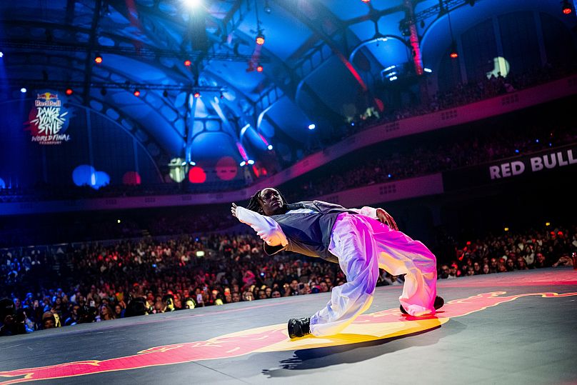 Tancerz hip-hopowy Gio z Holandii zajął bardzo blisko drugie miejsce w światowym finale Red Bull Dance Your Style