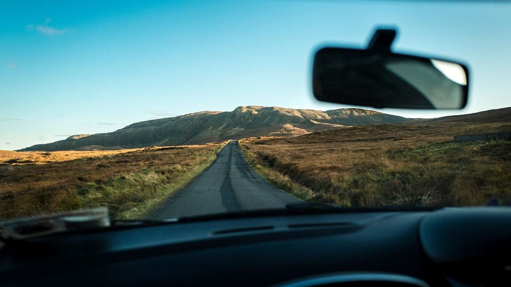 Wild Atlantic Way: Nie ma lepszego sposobu na zwiedzanie Irlandii niż jej spektakularnymi nadmorskimi drogami