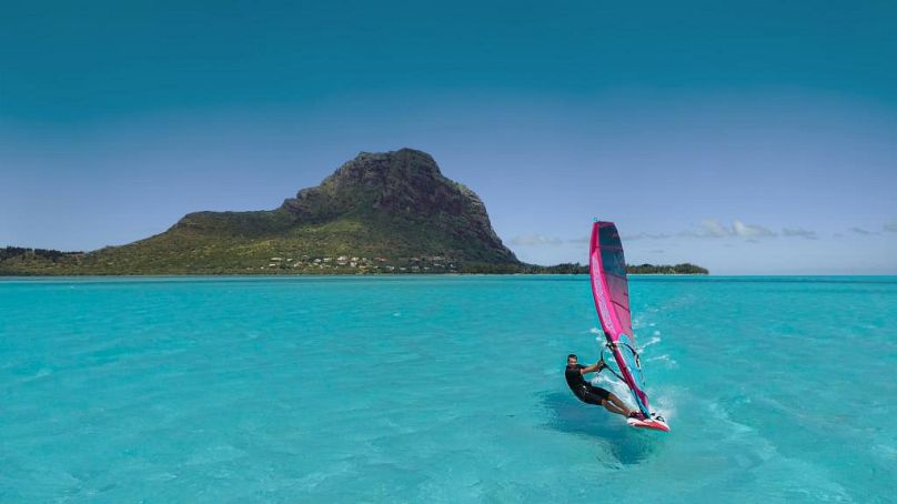 Kitesurfing to tylko jedna z wielu popularnych atrakcji na Mauritiusie