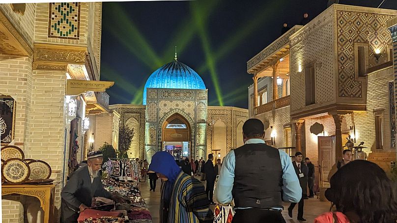 Udaj się do Wiecznego Miasta przy Silk Road Samarkanda, aby poznać nowoczesne podejście do bogatego dziedzictwa miasta.