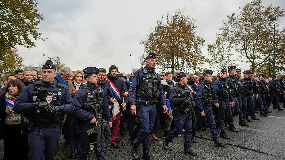 Ponad 180 000 ludzi maszeruje przez całą Francję przeciwko rosnącemu antysemityzmowi podczas wojny między Izraelem a Hamasem