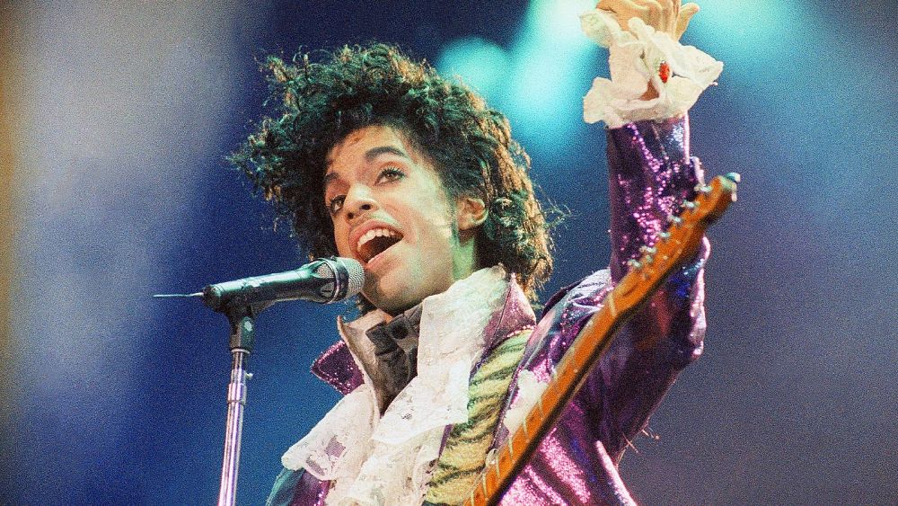 Koszula Prince'a „Purple Rain” i inne perełki garderoby trafiają na aukcję