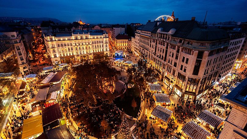 Jarmark bożonarodzeniowy w Budapeszcie trzy razy z rzędu został uznany za najlepszy jarmark bożonarodzeniowy w Europie.