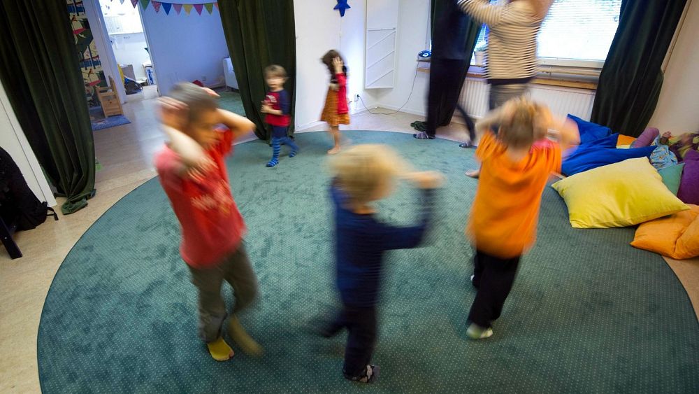 Skrajnie prawicowy polski urzędnik twierdzi, że szwedzcy nauczyciele przedszkoli dopuszczają się wykorzystywania seksualnego dzieci