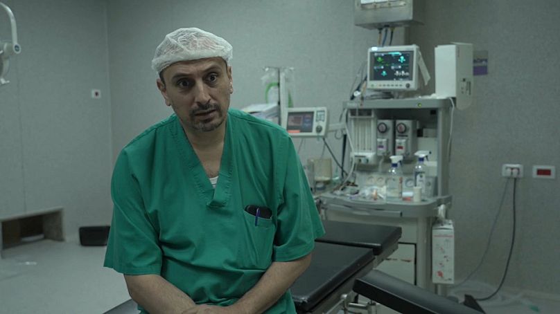 Dr Moghrabi, ordynator chirurgii plastycznej w szpitalu Nasser, Khan Younis