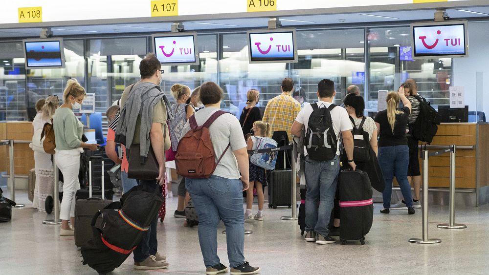 Bruksela prosi linie lotnicze o uzgodnienie standardowych rozmiarów bagażu