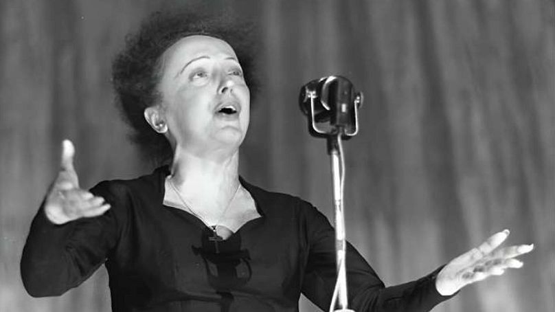 Édith Piaf występująca w Olympia w Paryżu w grudniu 1960 r