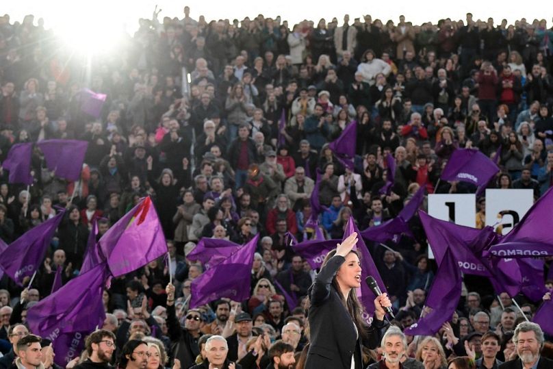 Kandydatka Podemos, Irene Montero, wygłasza przemówienie podczas ostatniego wiecu wyborczego w Madrycie, 26 kwietnia 2019 r.