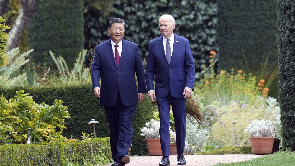 Po czterogodzinnych rozmowach prezydenci Joe Biden i Xi Jinping deklarują bardziej otwarty dialog USA-Chiny