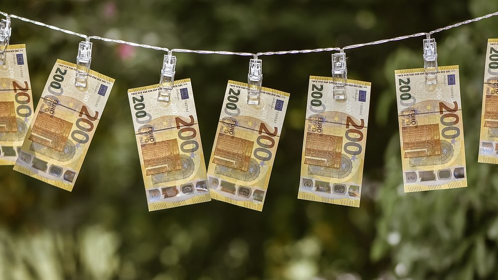 Trwa wyścig o przyjęcie do unijnego organu nadzoru zajmującego się praniem brudnych pieniędzy