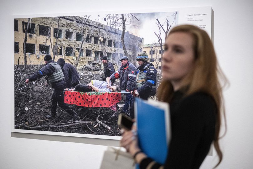 Wystawa World Press Photo 2023 w Węgierskim Muzeum Narodowym w Budapeszcie na Węgrzech, czwartek, 21 września 2023 r.