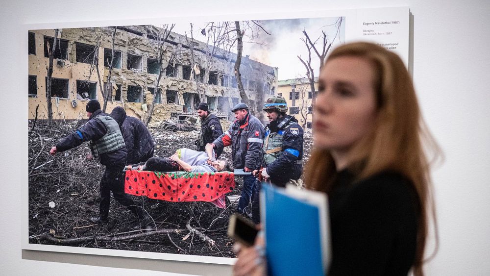 Węgry zwalniają dyrektora muzeum narodowego z powodu treści LGBTQ+ na wystawie World Press Photo