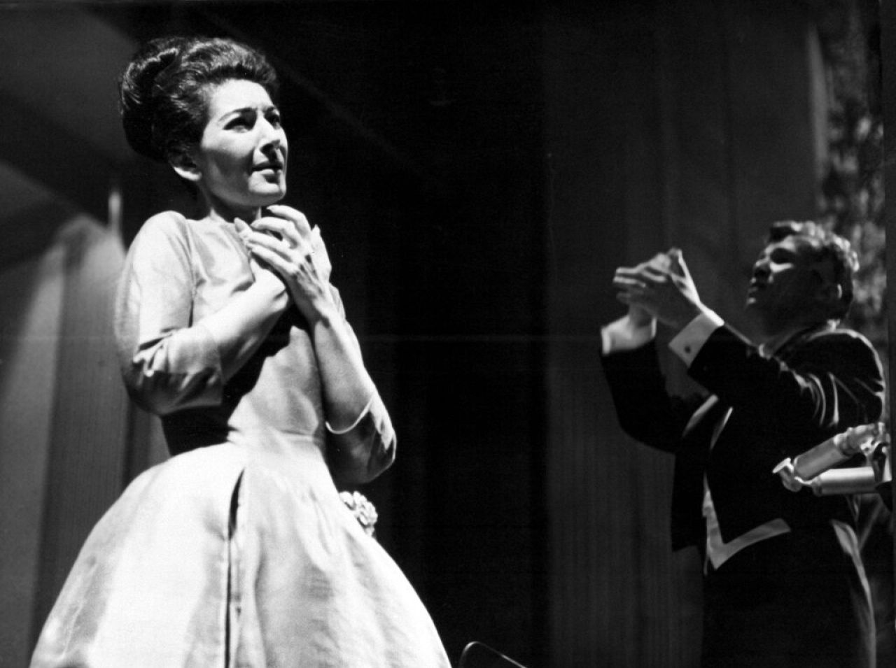 Callas śpiewa w Theatre de Champs Elysees w Paryżu we Francji pod dyrekcją Maestro Georgesa Pretre'a, 5 czerwca 1963.