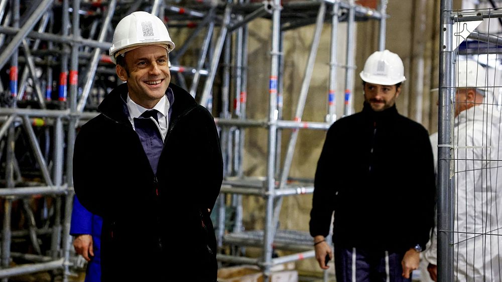 Hostia Święta: Emmanuel Macron zaprasza papieża Franciszka na wielkie ponowne otwarcie odrestaurowanej Notre Dame w 2024 r.