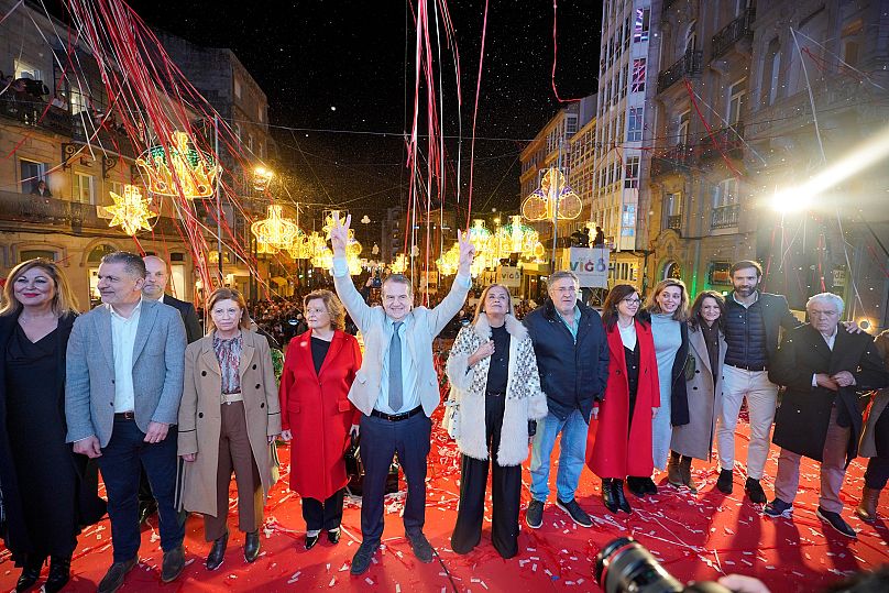 Abel Caballero, burmistrz Vigo, w dniu włączenia iluminacji bożonarodzeniowych w mieście.