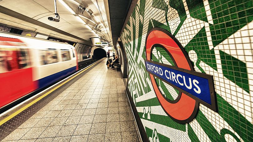 Ruchliwe stacje metra w Londynie, takie jak Oxford Circus, to popularne miejsca dla kieszonkowców.