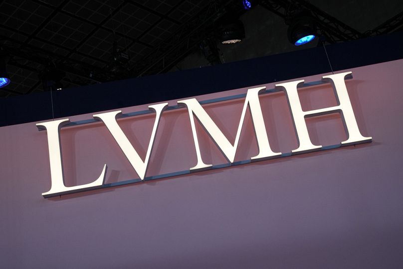 Logo LVMH sfotografowano podczas wystawy Vivatech w Paryżu, 15 czerwca 2023 r.